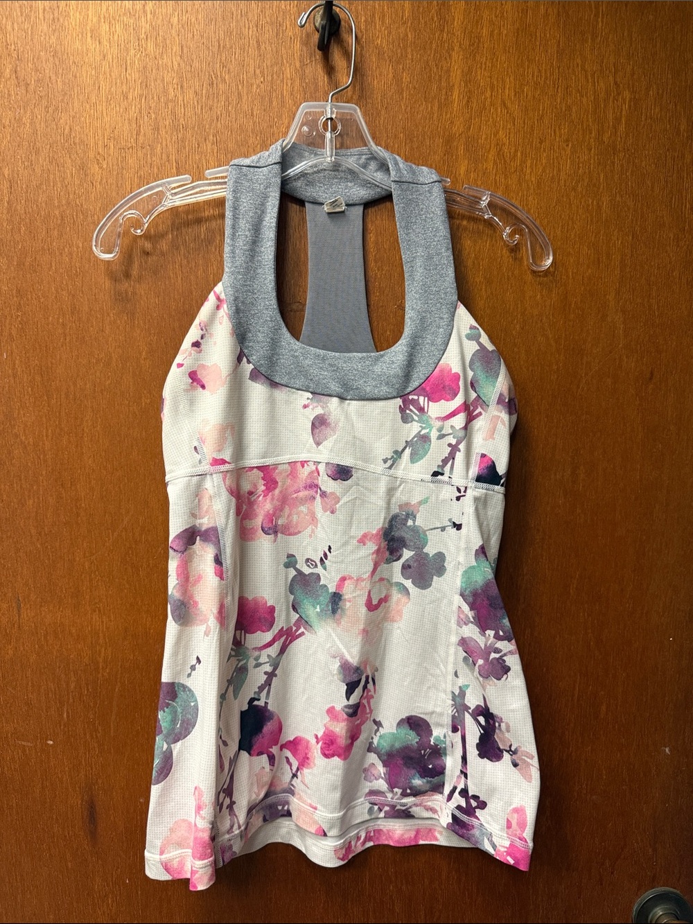 Lululemon Women’s Floral Halter work out Top remove-able pads self bra  size 8